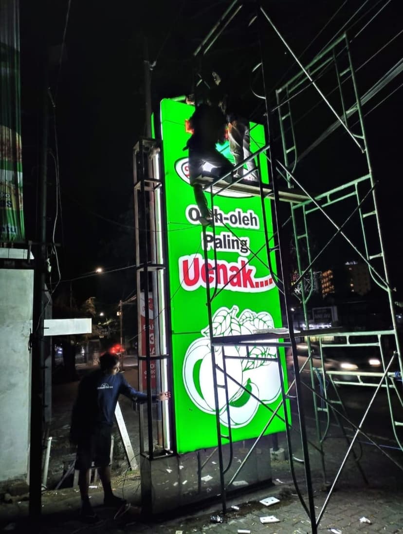 Neon Box 2